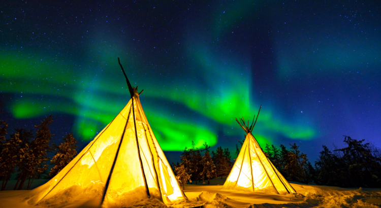 Kanada Northwest Territories Tippis Nordlichter iStock Geng Zhang.jpg