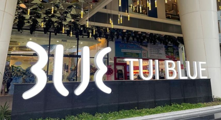 TUI Blue Schriftzug Symbol Vietnam Foto TUI