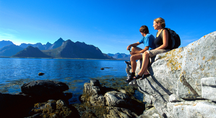 Norwegen Lofoten Wandern Foto Terje Rakke Visit Norway.jpg