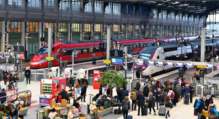 Frankreich Paris Gare de Lyon Foto iStock Eminaldo