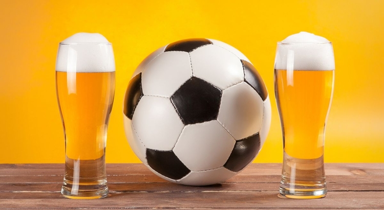 Bier Fußball Foto iStock Kalacheva Stock Studio