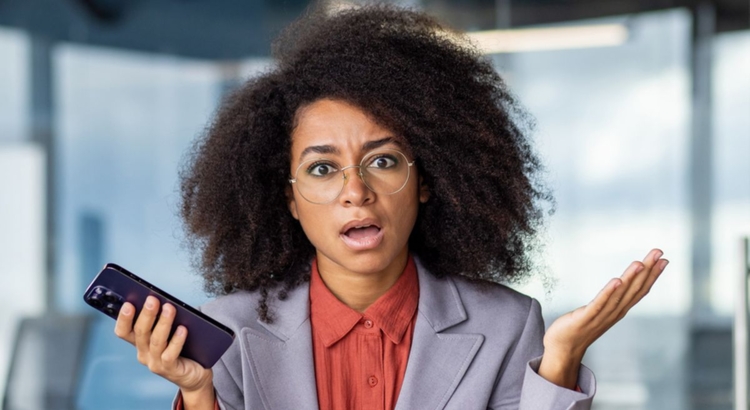 Personal Gespräch überrascht Foto iStock Liubomyr Vorona