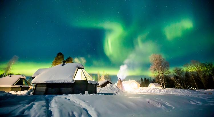 3a_Aurora_Cabin_glass_igloo_Apukka_Resort_Rovaniemi_Lapland_(c)All_About_Lapland.jpg