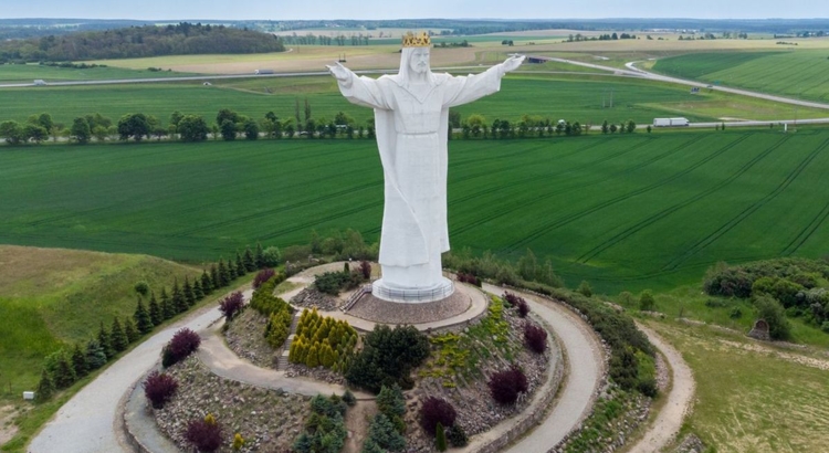 Polen Swiebodzin Christus Statue Foto iStock Robson PL