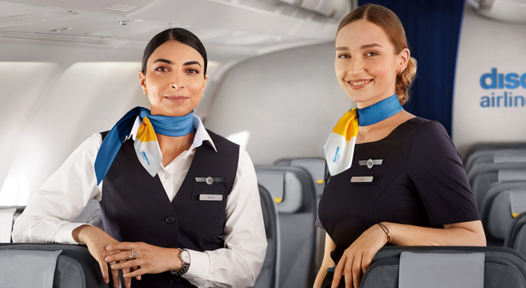 Discover_Airlines_Crew.jpg