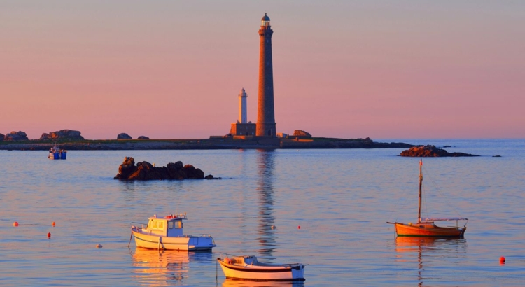Bretagne Leuchtturm Ile Vierge Foto iStock Aleksey Stemmer