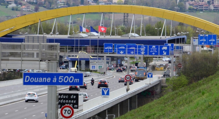 Frankreich Grenze Grenzkontrolle Foto iStock Remy Genoud