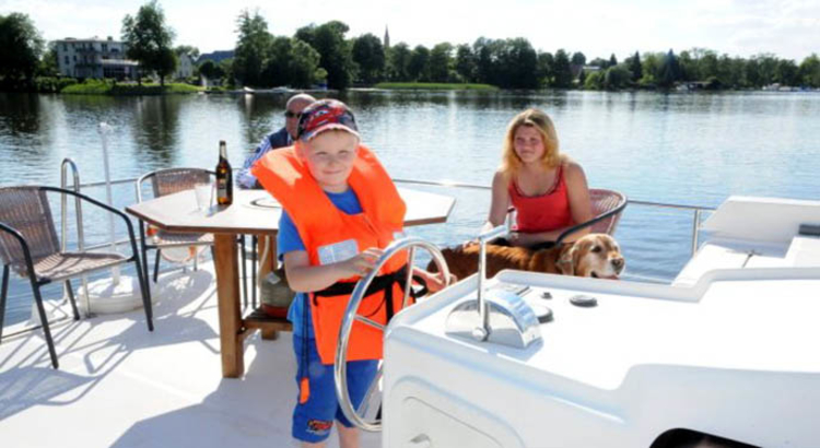 Blu Charter Hausboot