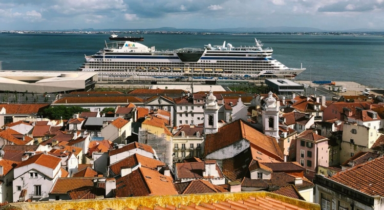 Portugal Lissabon Kreuzfahrt Hafen Foto iStock Wirestock