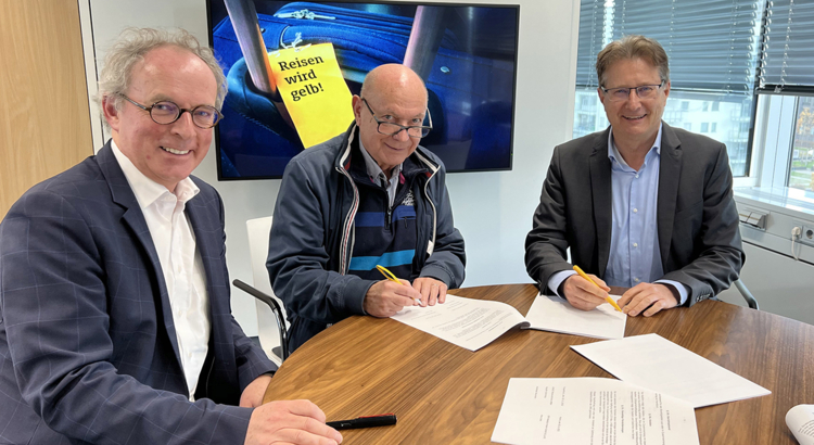 ADAC Reisevertrieb Unterschrift Neumann Doldi Schömig Foto ADAC Reisevertrieb.jpg