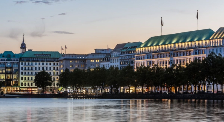 Hotel Vier Jahreszeiten Hamburg Foto Guido Leifhelm