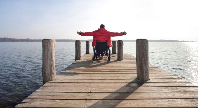 Foto Rollstuhl Reise Symbol iStock Peppi18