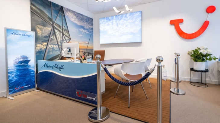 Airtours TUI Ankerplatz TUI Cruises Köln Foto TUI Pervin Inan Serttas