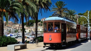Spanien Mallorca Roter Blitz Soller Bahn Foto iStock Michael Mulkens
