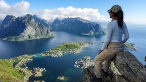 Norwegen Lofoten Reinebringen Foto iStock Fokkebok