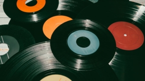 Schallplatte Vinyl Foto iStock Josefe Photography