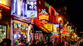 USA Nashville Nacht Beale Street iStick GummyBone.JPEG