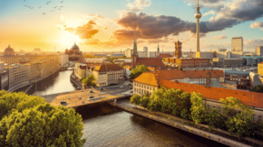 Deutschland Berlin Panorama Mitte iStock frankpeters.jpg