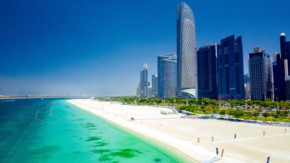 DCT Abu Dhabi Strandpromenade Corniche 1.jpg