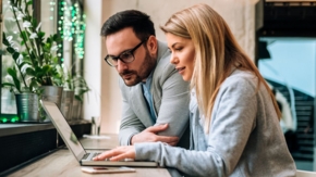 Paar Arbeit PC Foto iStock Norton RSX